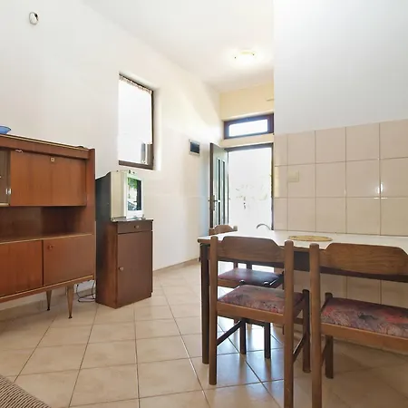 Sonja 695 Apartment